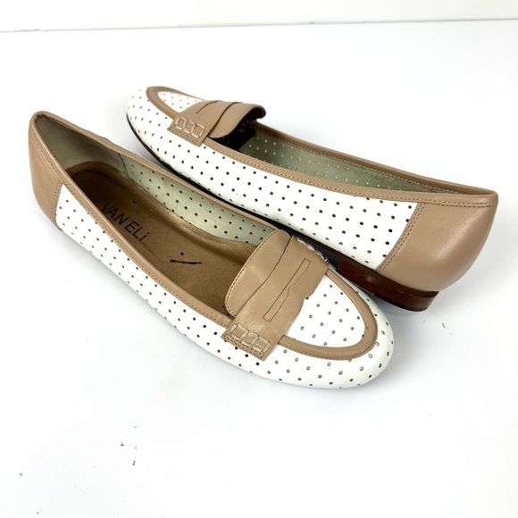 Vaneli Women’s Sz 5.5 M White Perforated Leather Loafers Slip On Flats Comfort - Picture 1 of 7